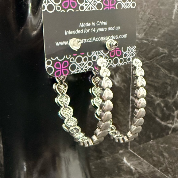 PAPARAZZI Earrings with Hearts - Picture 8 of 9